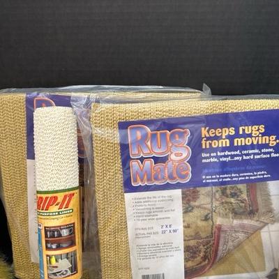 Lot 739 cleaning supplies