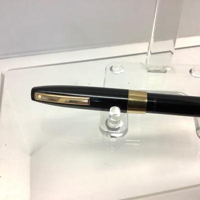 1107 Vintage Sheaffer 585 Fountain Pen