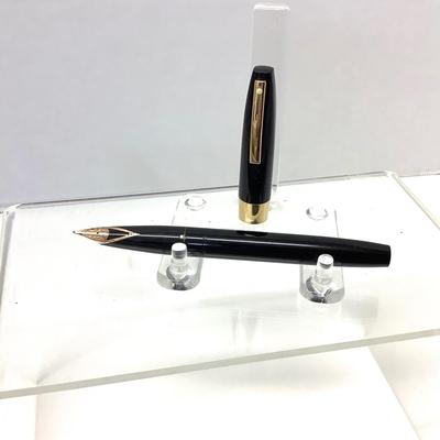 1107 Vintage Sheaffer 585 Fountain Pen