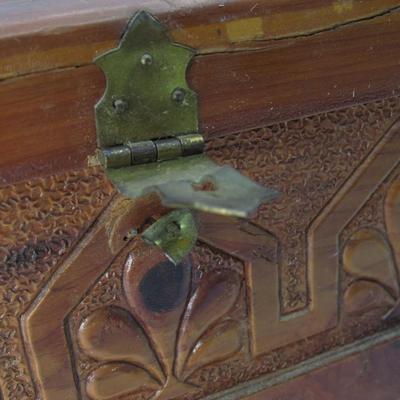 Vintage Mid Century Wooden Treasure Keepsake Hinged Box