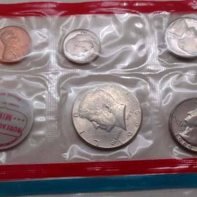 1969 U.S. Mint Uncirculated Coin Sets (#158)