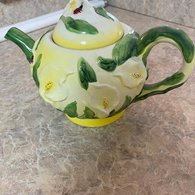 Adorable Vintage Formalities Lilies and Ladybugs Teapot