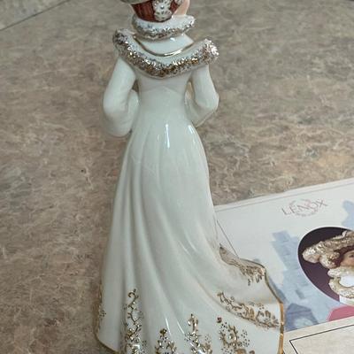 Lenox "Shopping on 5th Avenue" Victorian Ladies of Fashion Figurine