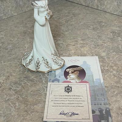 Lenox "Shopping on 5th Avenue" Victorian Ladies of Fashion Figurine