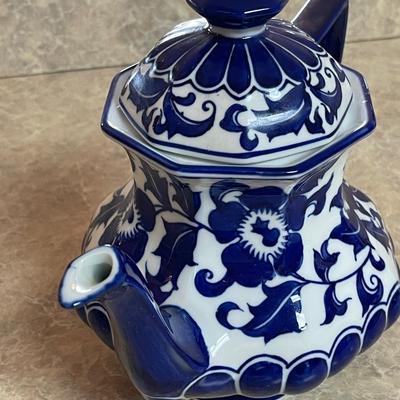 Nice Blue and White Vintage Teapot