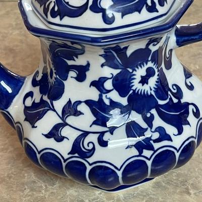 Nice Blue and White Vintage Teapot
