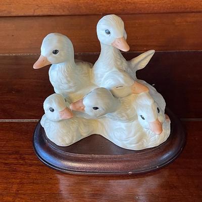 Seashell and Flower Figurine Lot
