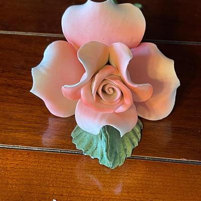 Seashell and Flower Figurine Lot