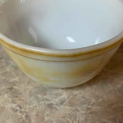 Two Vintage Pyrex Bowls