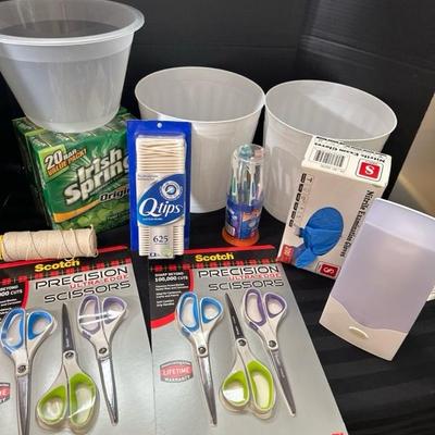 Lot 748 variety of household goods