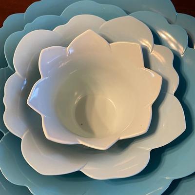 Vintage Plastic Tulip Nesting Serving Bowls