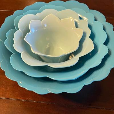 Vintage Plastic Tulip Nesting Serving Bowls