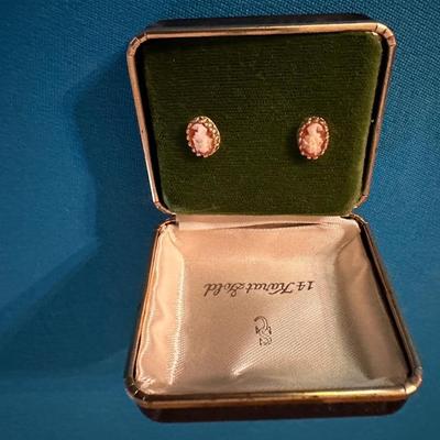 14kt Gold Cameo Earrings