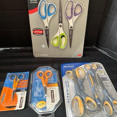 Lot 751 variety of scissors