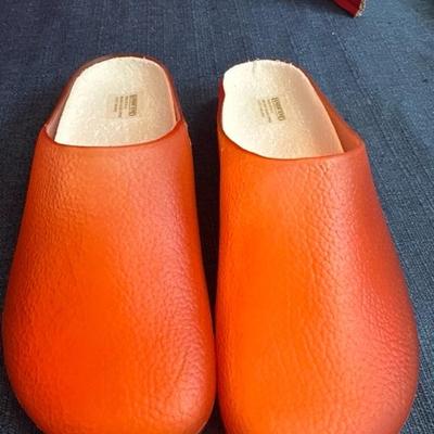 Lot 765 Gardening shoes