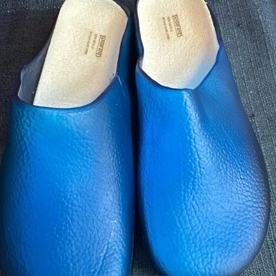 Lot 765 Gardening shoes