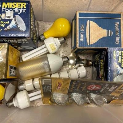 Lot 776 light bulbs