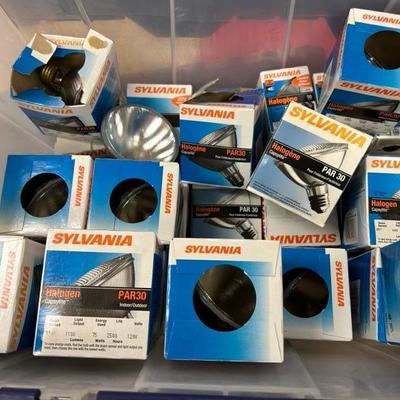 Lot 790 light bulbs