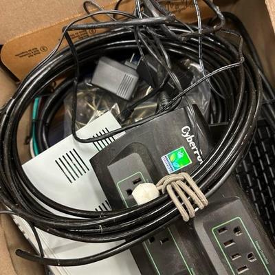 Lot 781 miscellaneous electronic items, cables and surge protectors
