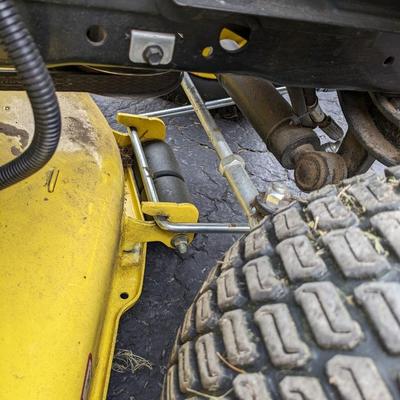 Like New John Deere X590