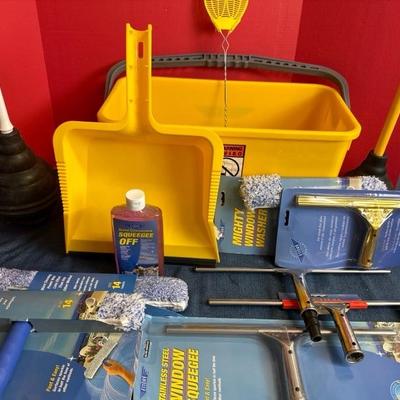 Lot 804 cleaning supplies