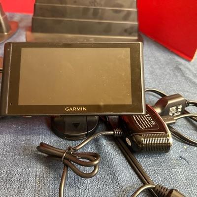 Lot 805 GPS and trunk EEZ organizer