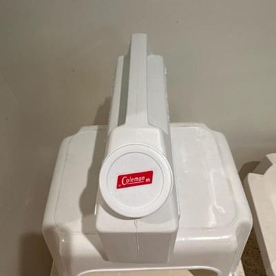 Lot 796 plastic tables