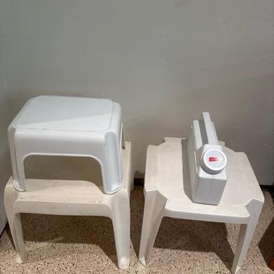 Lot 796 plastic tables