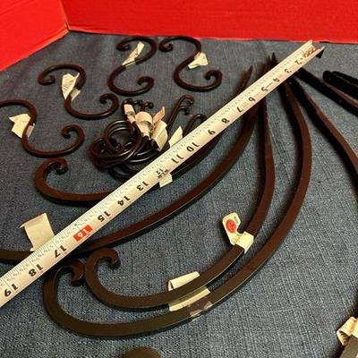 Lot 797 metal decorative hooks