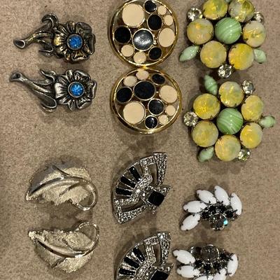 6 pairs of vintage clip on earrings