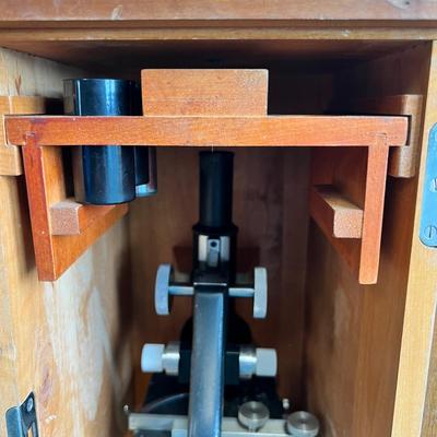c. 1947 Ernst Leitz Wetzler Microscope in Original Box