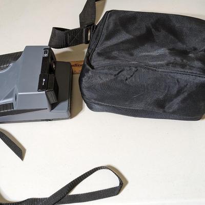The Polaroid 600 Impulse AF (autofocus) Analogue Instant Camera
