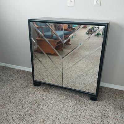 MIRRORED FRONT CABINET W/2 SHELVES