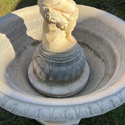 Large Garden Cement Fountain ~ *Read Details