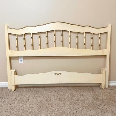 Vtg. Off White & Gold Solid Wood French Provincial Style Queen Size Bed