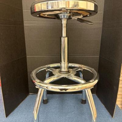 Lot 843 adjustable stool