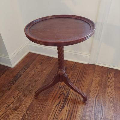 Two Round Antique Style Tea Tables (LR-BBL)