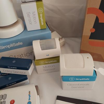 SimpliSafe Security System 1st Generation (LR-BBL)