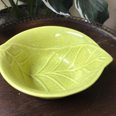 McCoy leaf bowl