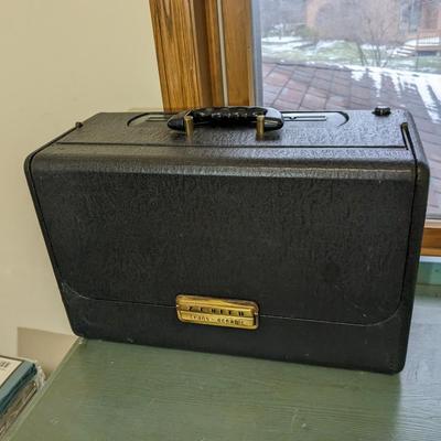 Vintage Zenith Trans Oceanic Wave-Magnet Multi Band Shortwave Radio