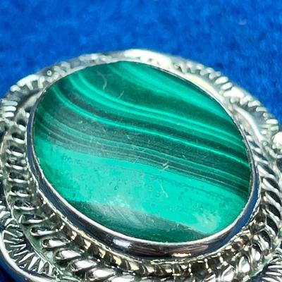 STERLING BROOCH/PENDANT WITH INSET MALACHITE STONE