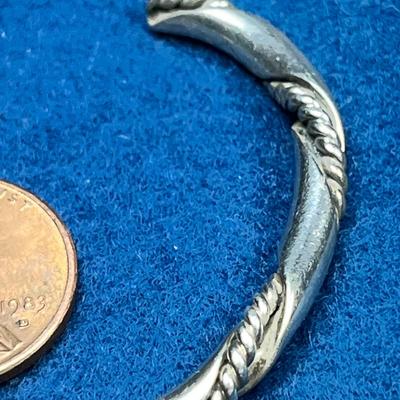 TWISTED BAND SILVER BRACELET