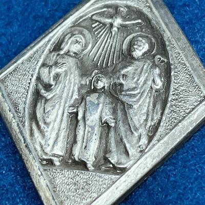 B.S.A. "PARVULI DEI"  CHILDREN OF GOD BADGE 