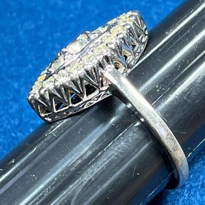 FANCY COCKTAIL RING WITH RHINESTONES IN FILIGREE SETTING, 18KT HGE