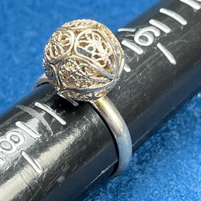 FILIGREE BALL SILVERTONE RING