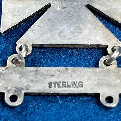 STERLING WORLD WAR II MARKSMAN "RIFLE" BADGE 