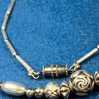 PRETTY FLOWER PENDANT NECKLACE WITH FANCY BEADS, SEGMENTED CHAIN