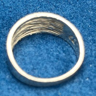 STERLING RIBBED BAND RING