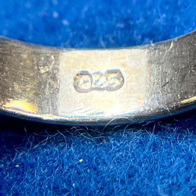 STERLING DOTTED BAND RING 