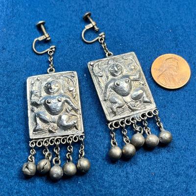 EXOTIC DANGLY FERTILITY? MOTIF EARRINGS
